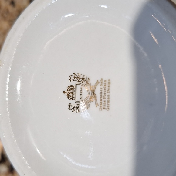 Imperial Fine Porcelain Tea Pot - Picture 9 of 9